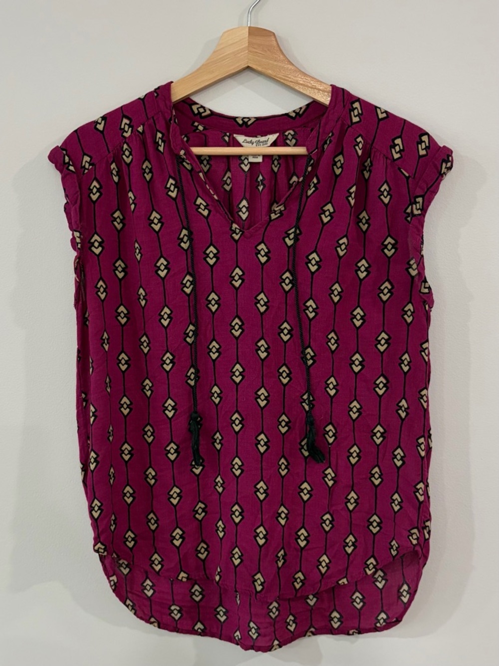 Lucky Brand Magenta Geometric Cap Sleeve Blouse